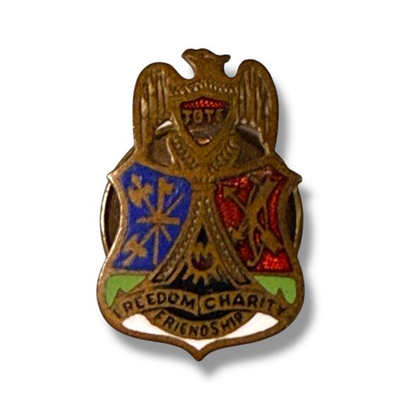 Antique IORM Improved Order of Red Men Fraternal Brass Screw Back Lapel Pin - Picture 1 of 6